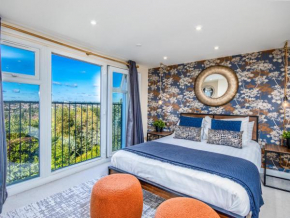 Detached House, Amazing Views, Driveway Parking